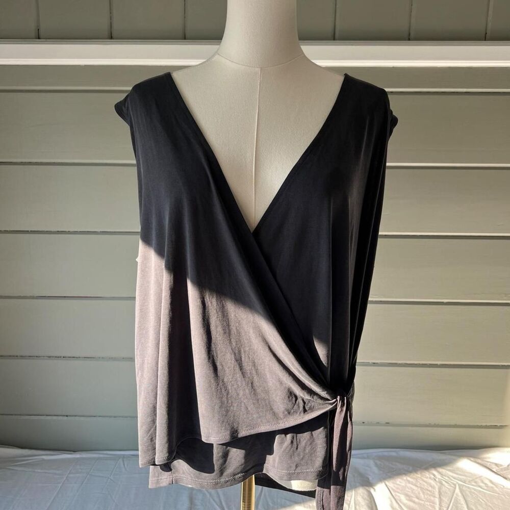 Loft Women's Black and Grey Blouse